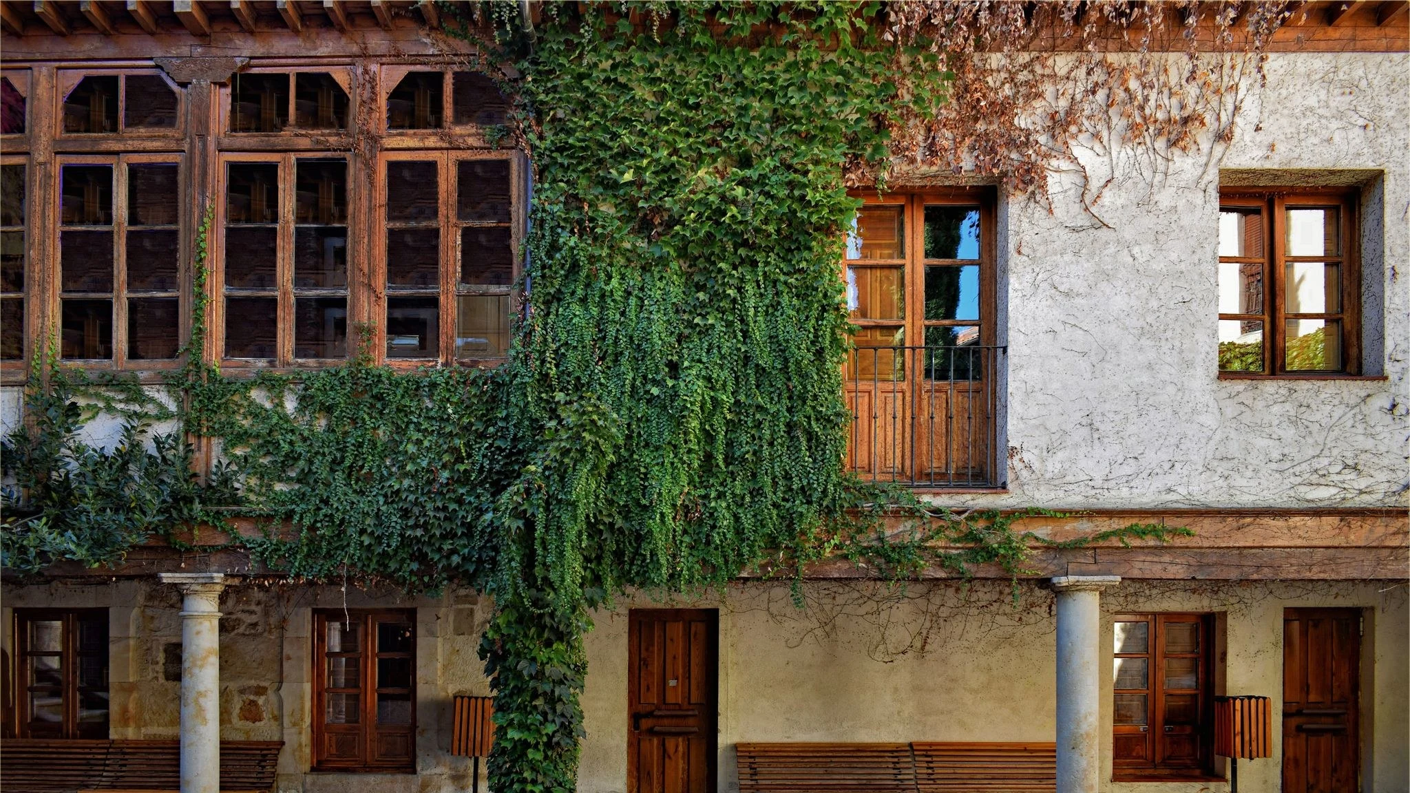 Diseño web para casas rurales: qué necesita una web de alojamiento rural para reservar directo